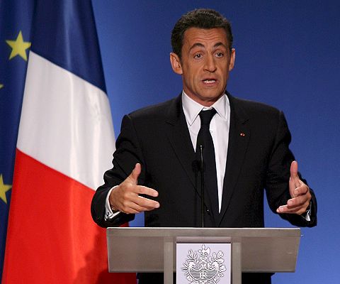 (Sarkozy proposes ban on the